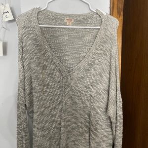 gray mix cardigan.